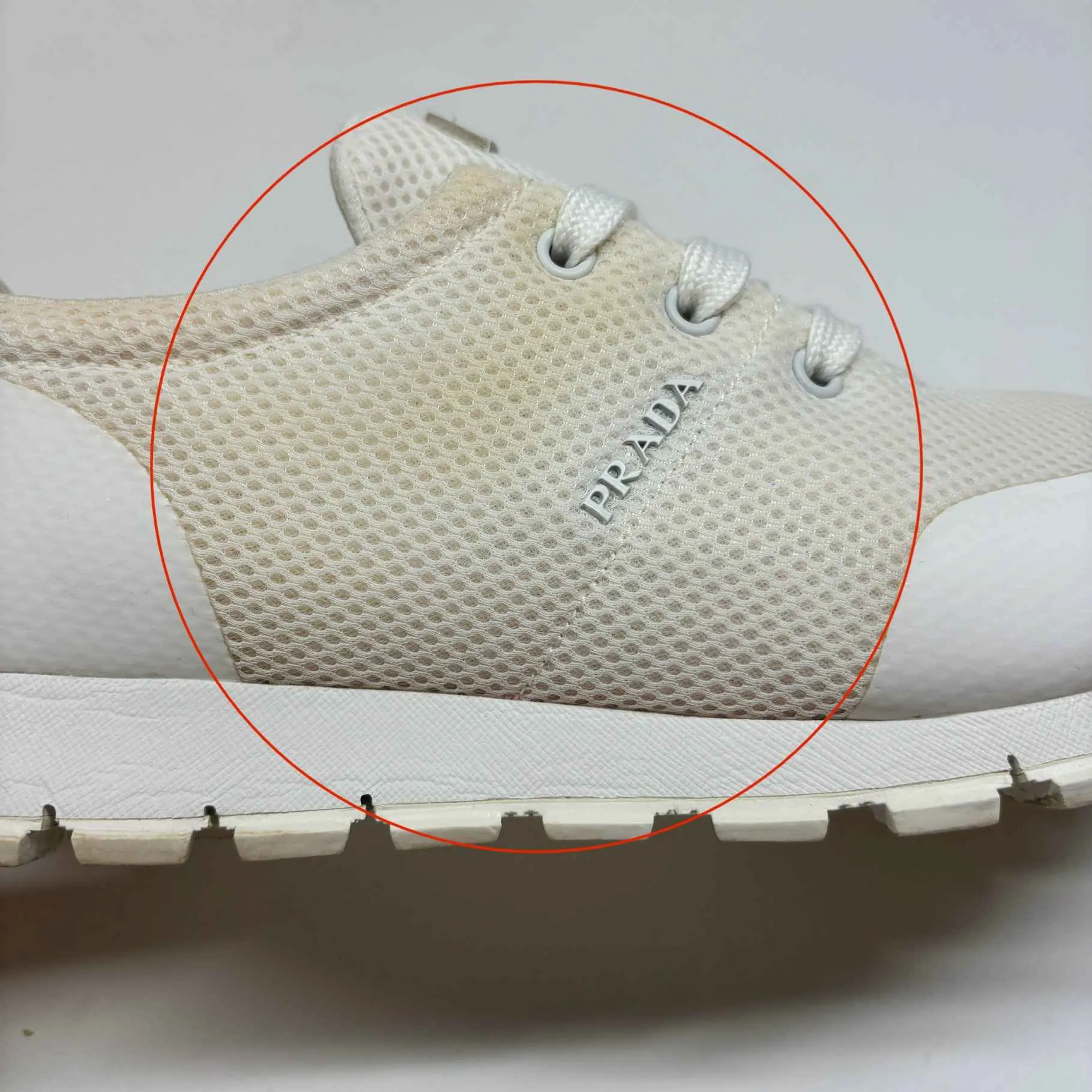 Men's Logo Runners Low Trainers Cream Size EU 44.5 / UK 10.5