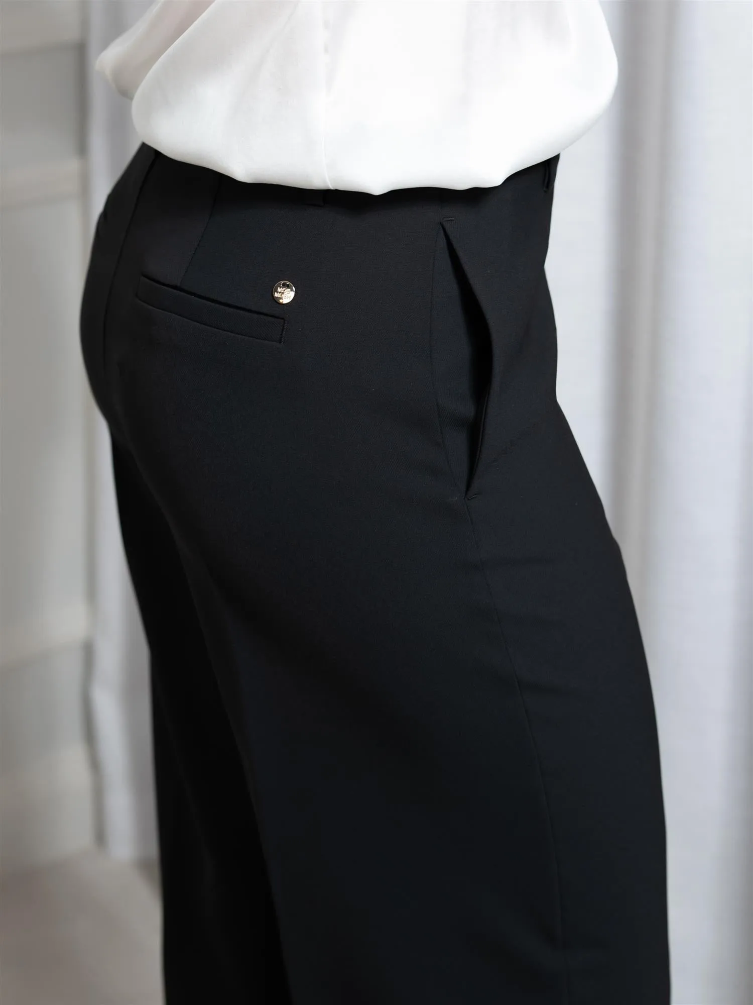 Mos Mosh Leyana Miley Long Shorts Black