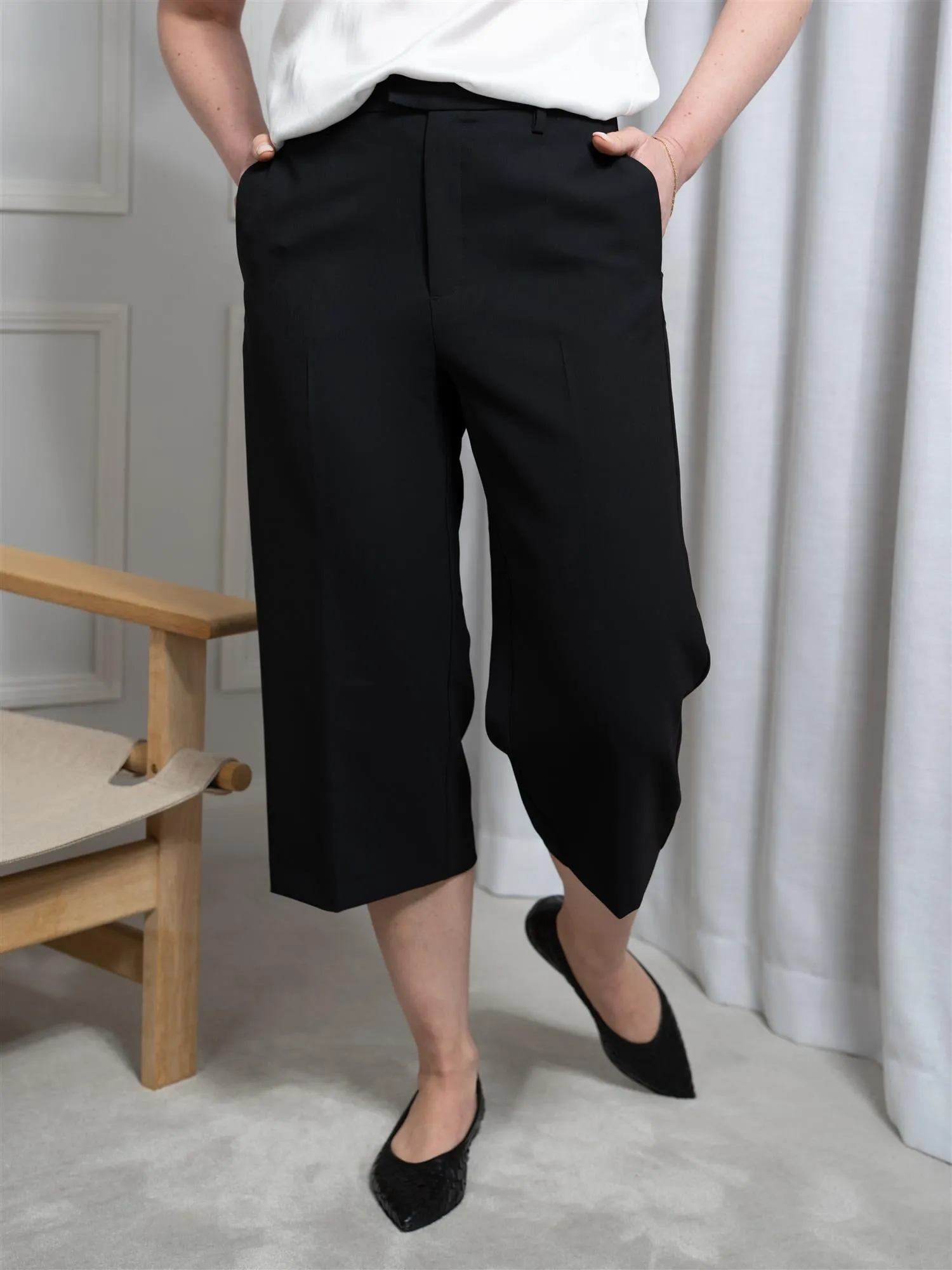Mos Mosh Leyana Miley Long Shorts Black
