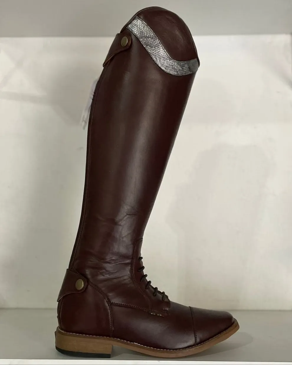 Tau Wave- Adult Size 6