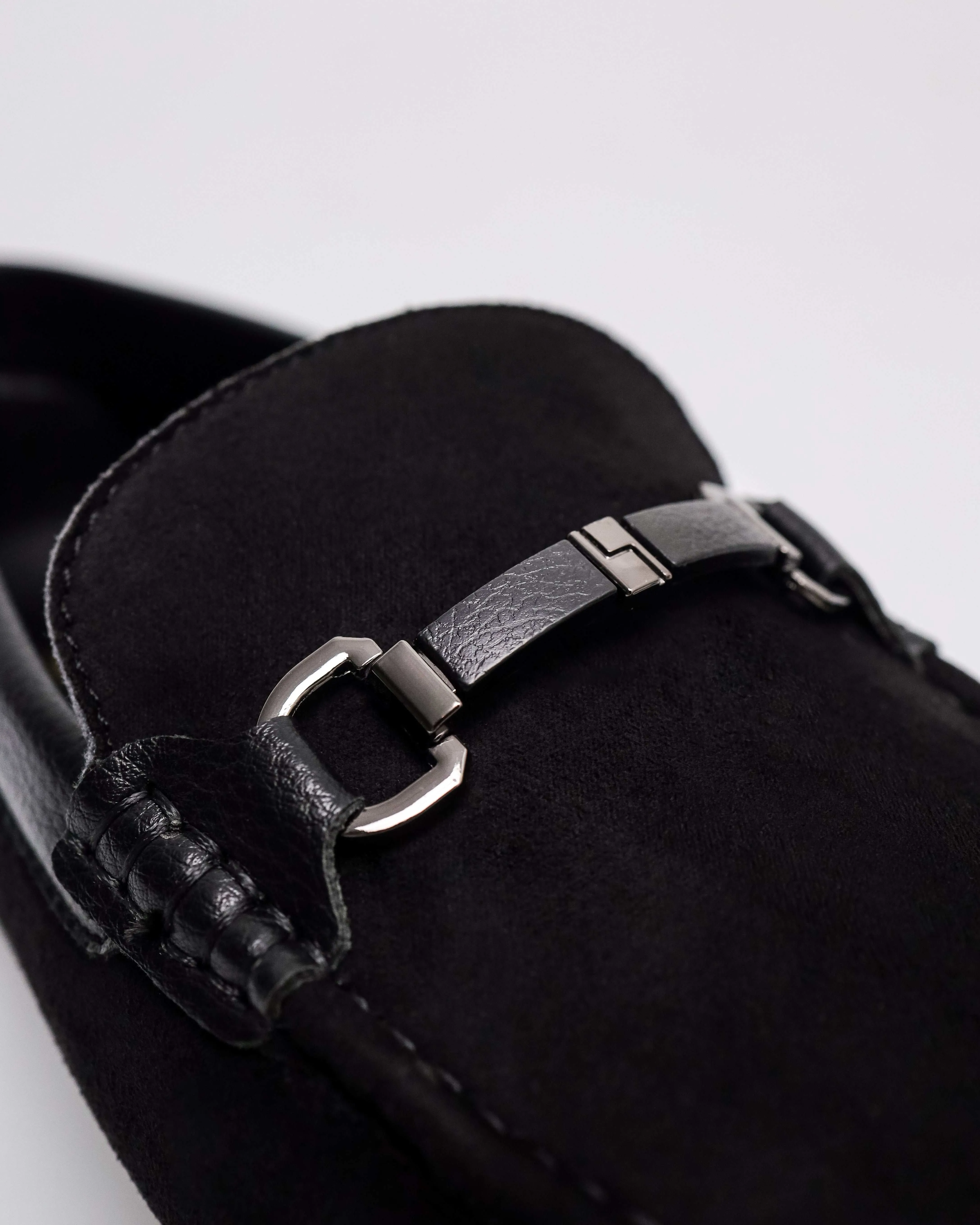 Tomaz C667 Men's Timber Buckle Moccasins