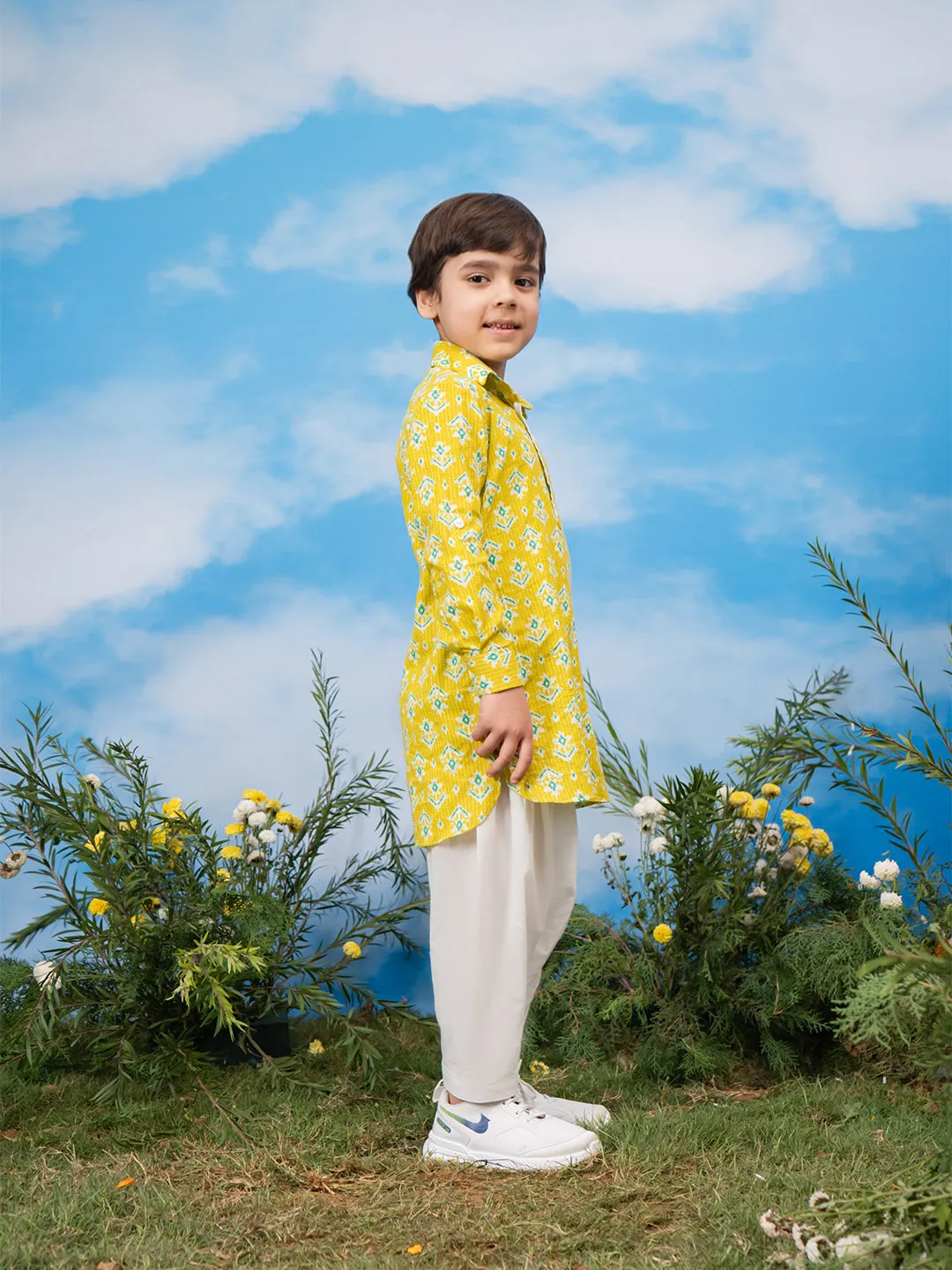 VASTRAMAY Boys Mehendi Green Kurta and Pyjama Set