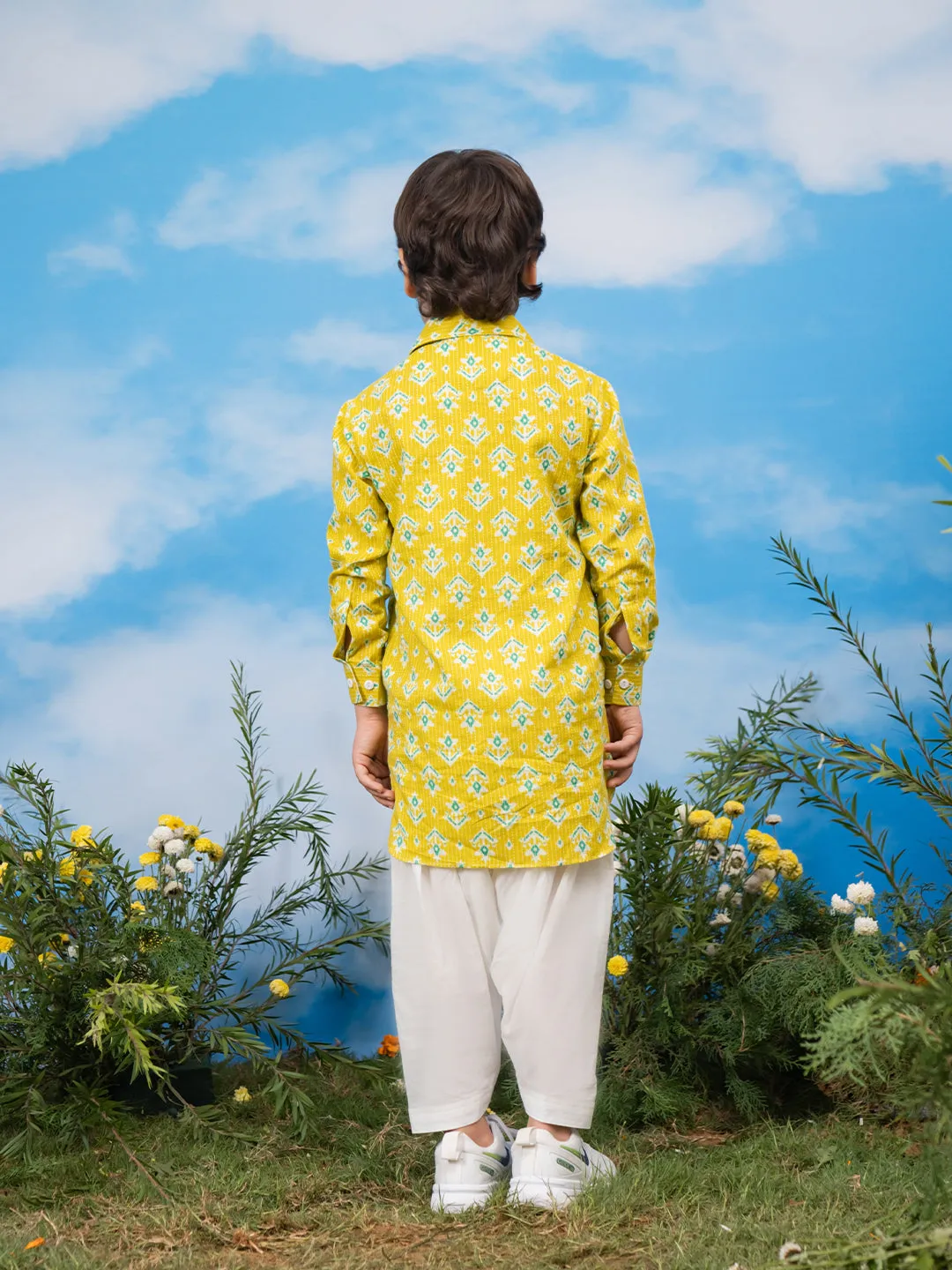 VASTRAMAY Boys Mehendi Green Kurta and Pyjama Set
